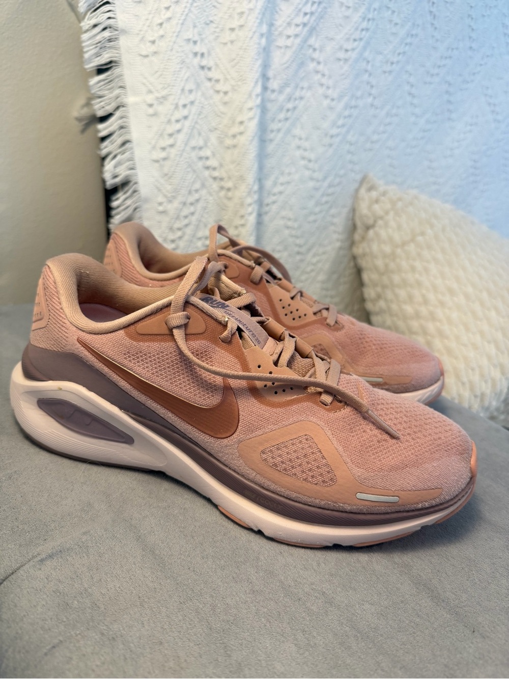 Nike Structure 26 Road Running Shoe